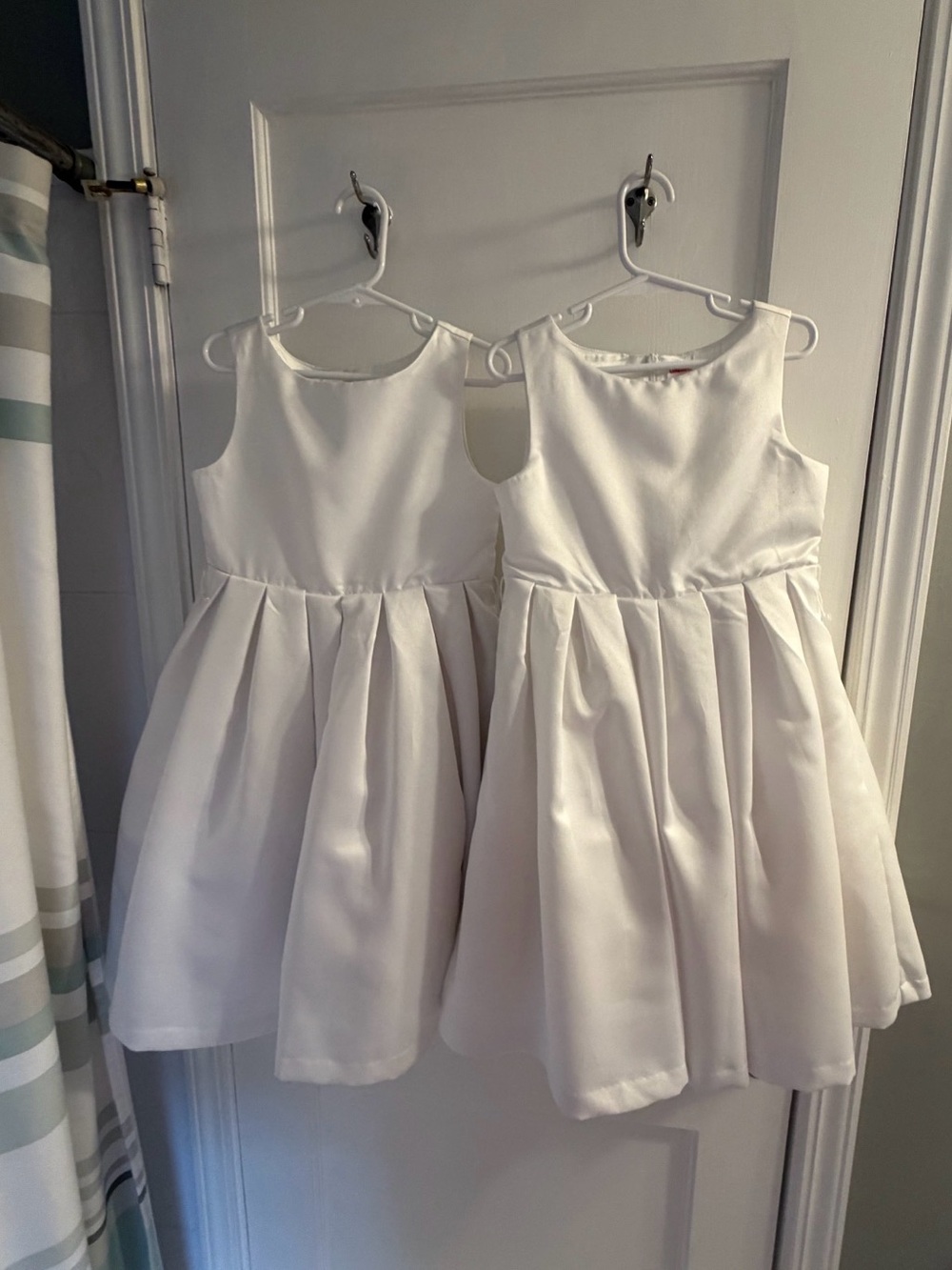 Twin Girls Gymboree size 6 White Satin Party Dress - Sleeveless Pleated Skirt